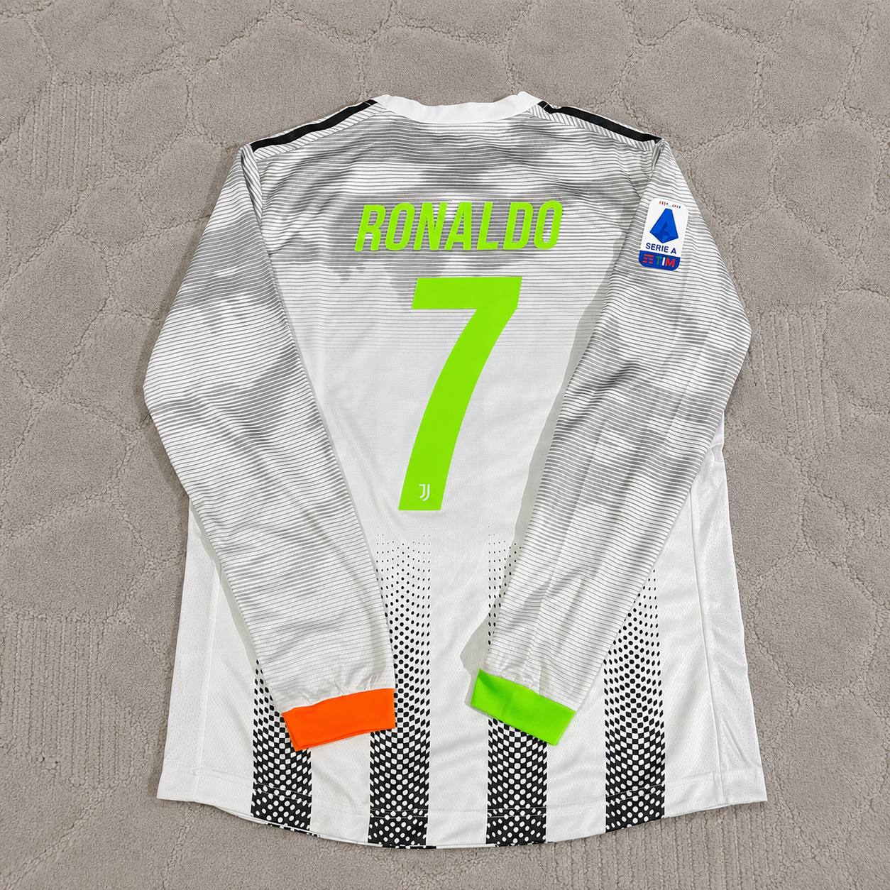 Cristiano Ronaldo Juventus 2019-2020 Long Sleeve Retro Football Jersey
