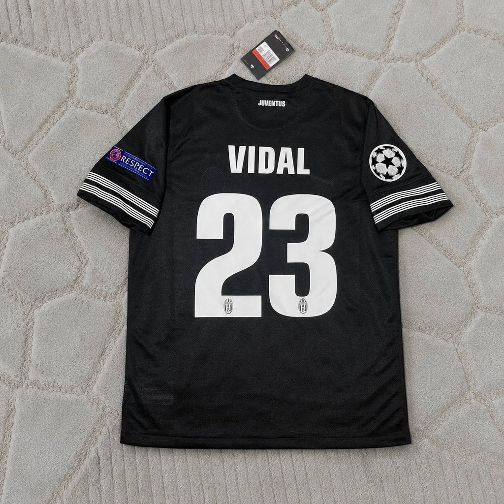 arturo-vidal-juventus-2012-2013-home-retro-football-jersey-kit2