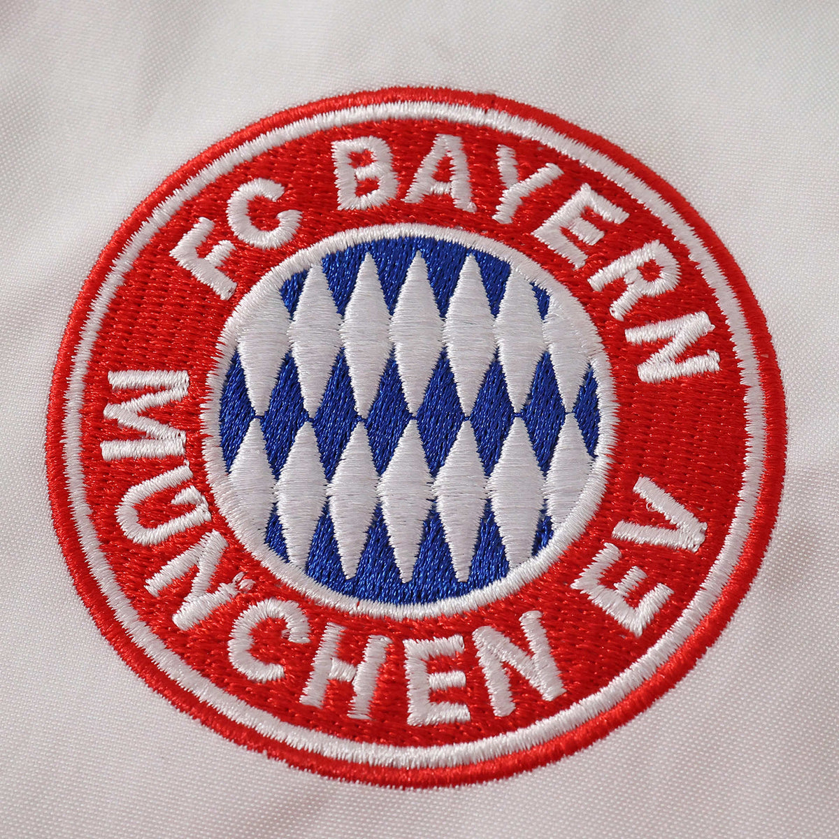 2627 Fußball-Club Bayern München originals EQT windbreaker