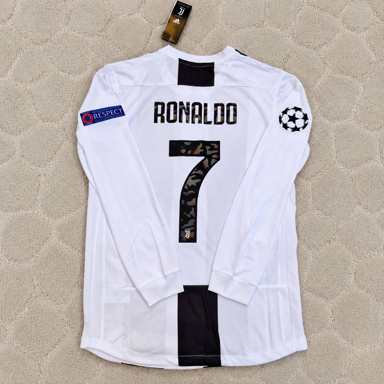Cristiano Ronaldo Juventus 2019-2020 Long Sleeve Retro Football Jersey (Kopya)