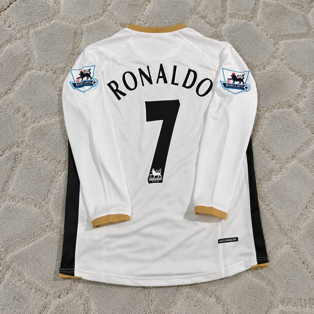 Cristiano Ronaldo Manchester United 2006-2007 White Retro Long Sleeve Football Jersey