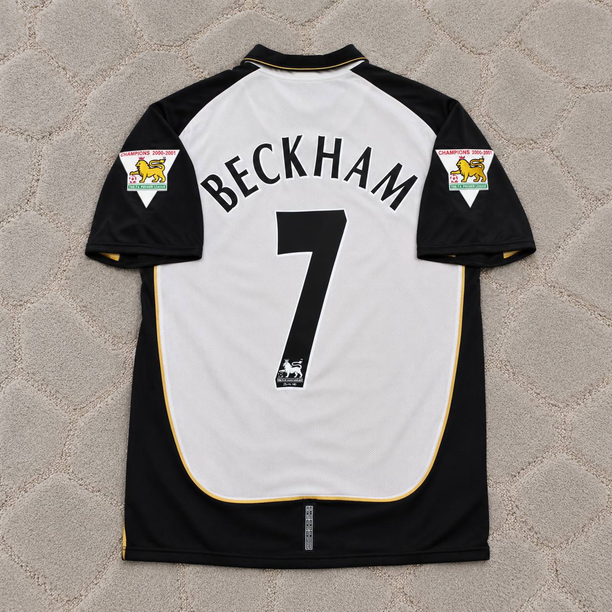 David Beckham #7 Manchester United 2001-2002 Reversible Retro Jersey