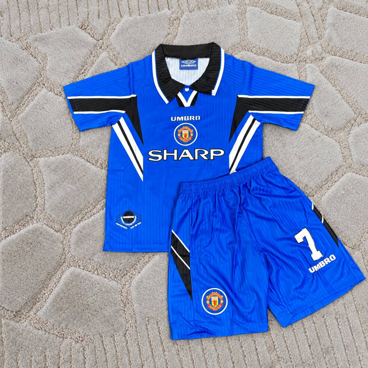 Eric Cantona Manchester United 1996/1997 Blue Kids Retro Football Jersey