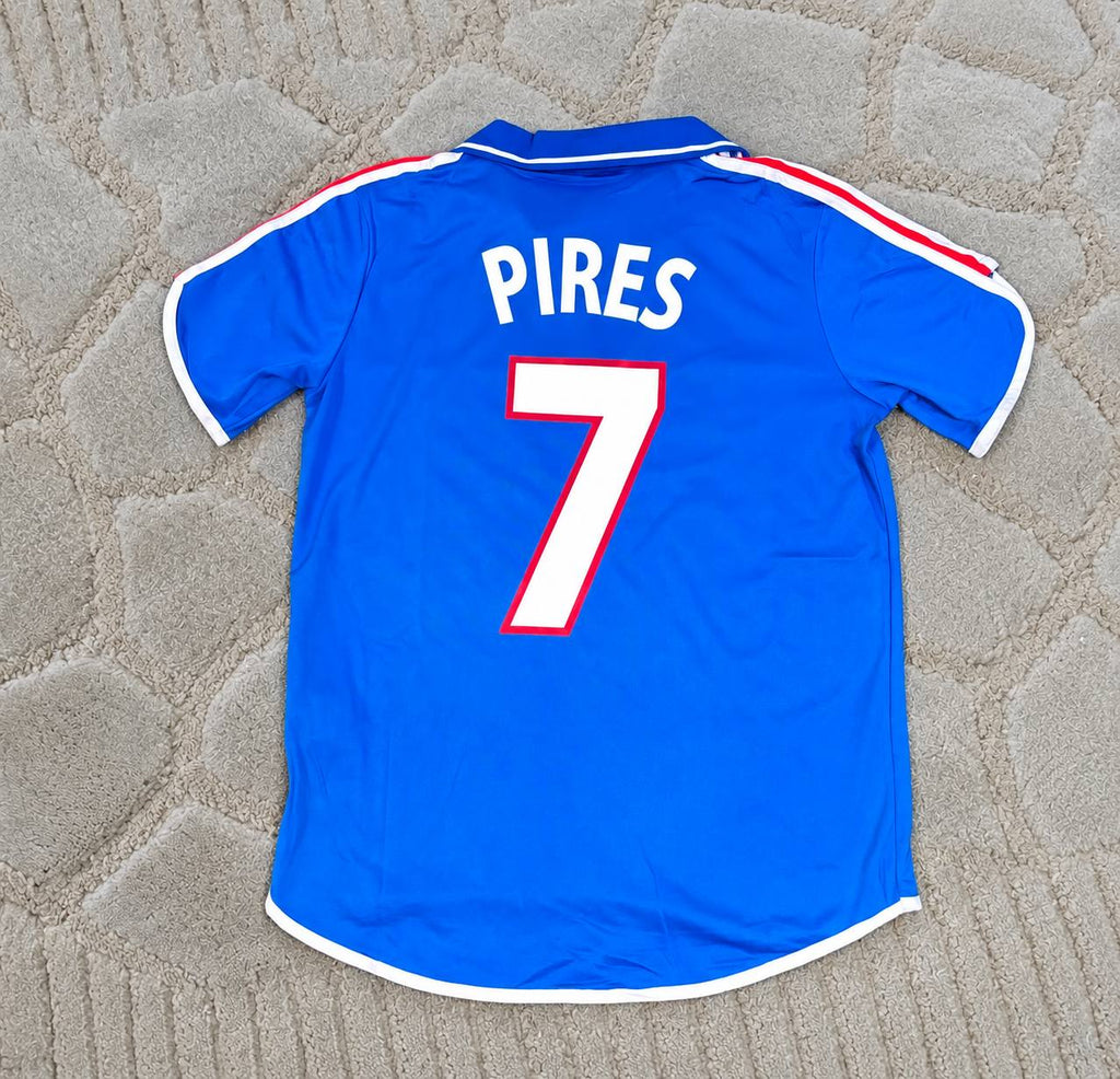 Robert Pirès 2000-2002 EURO Champions Retro Home Jersey – Classic #7 Football Kit