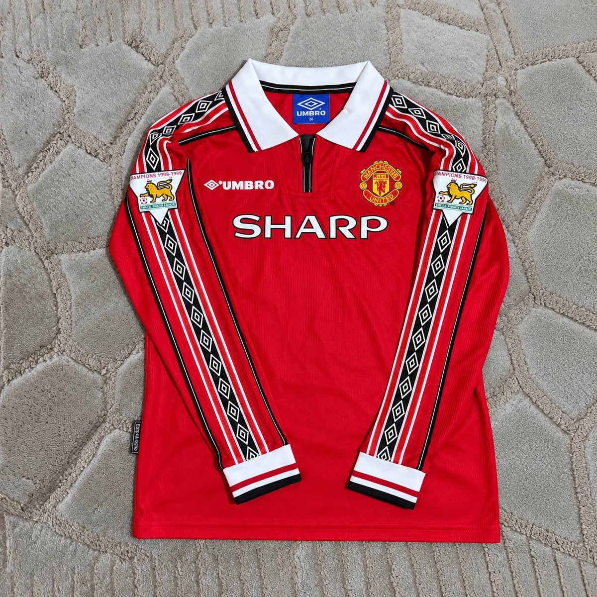 Ryan Giggs Manchester United 1999 Treble Winners Long Sleeve Retro  Jersey – Legendary #11