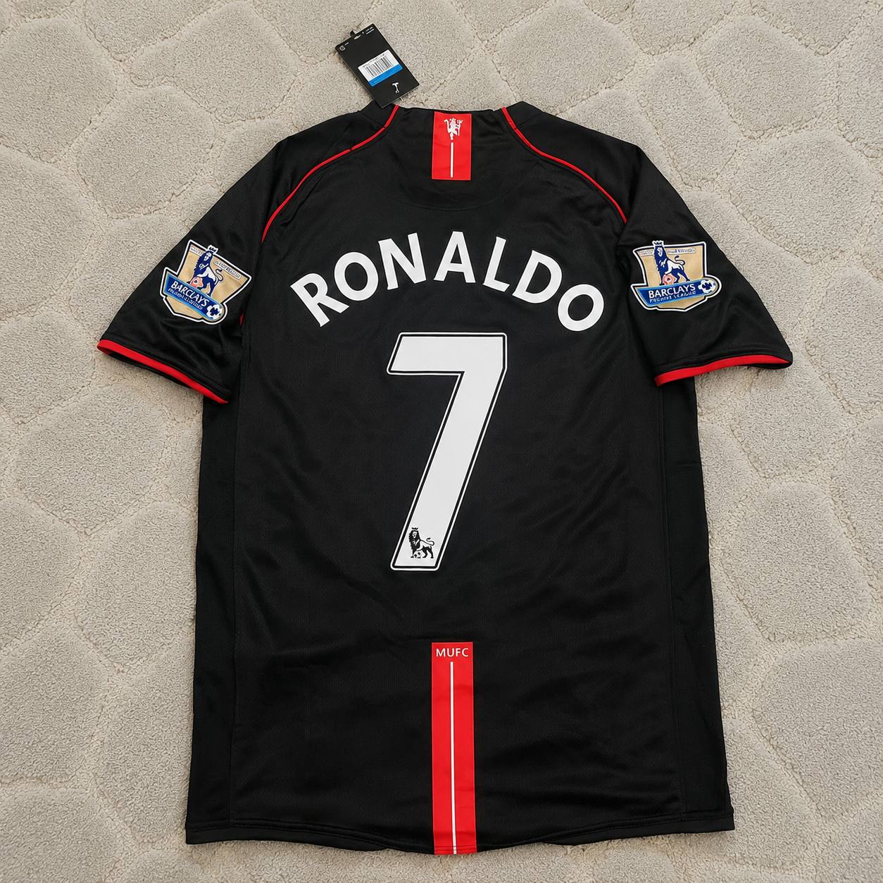 cristiano-ronaldo-manchester-united-2007-2008-black-retro-football-jersey-kit