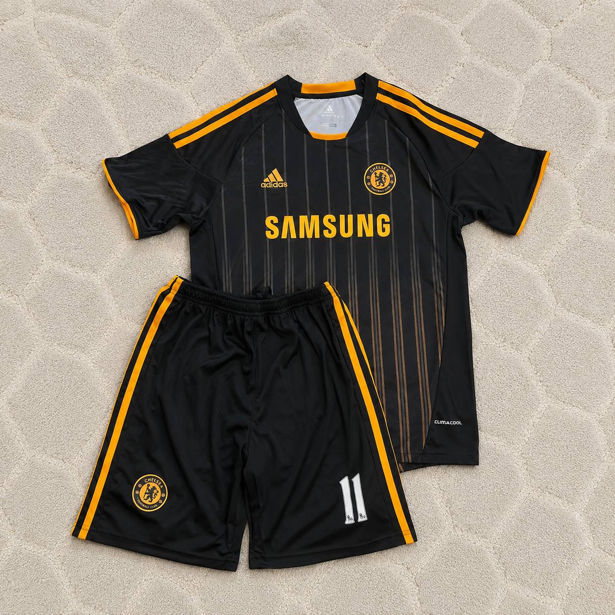 didier-drogba-chelsea-2010-2011-retro-kids-football-jersey