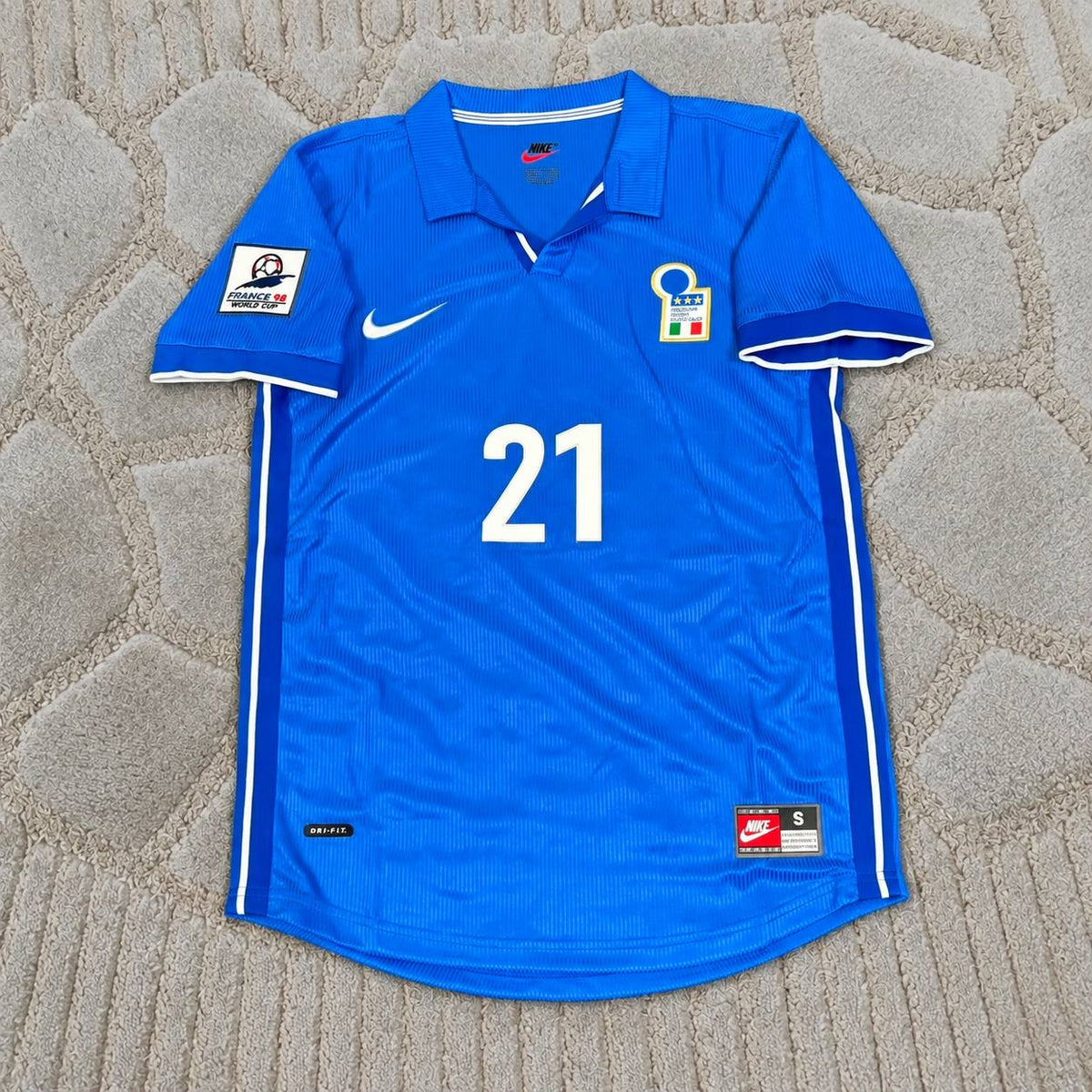 Andrea Pirlo #21 Italy Retro Home Football Shirt - Jersey Kit