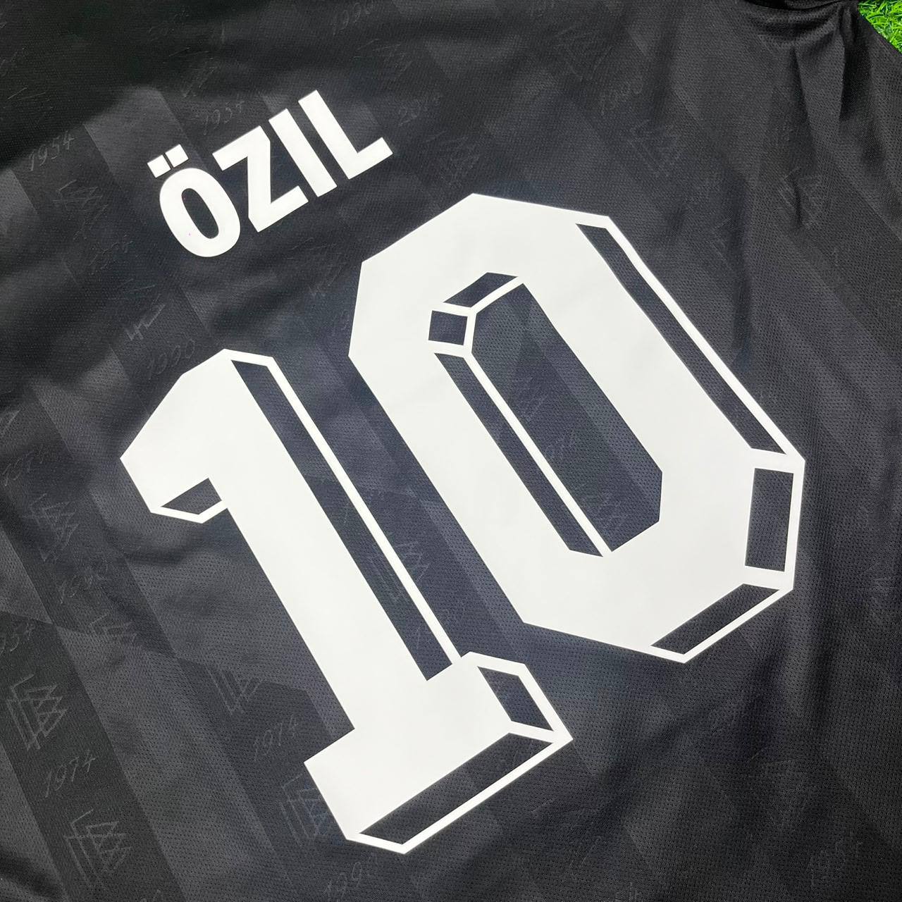 Mesut Özil 10 Germany Black Retro Football Jersey