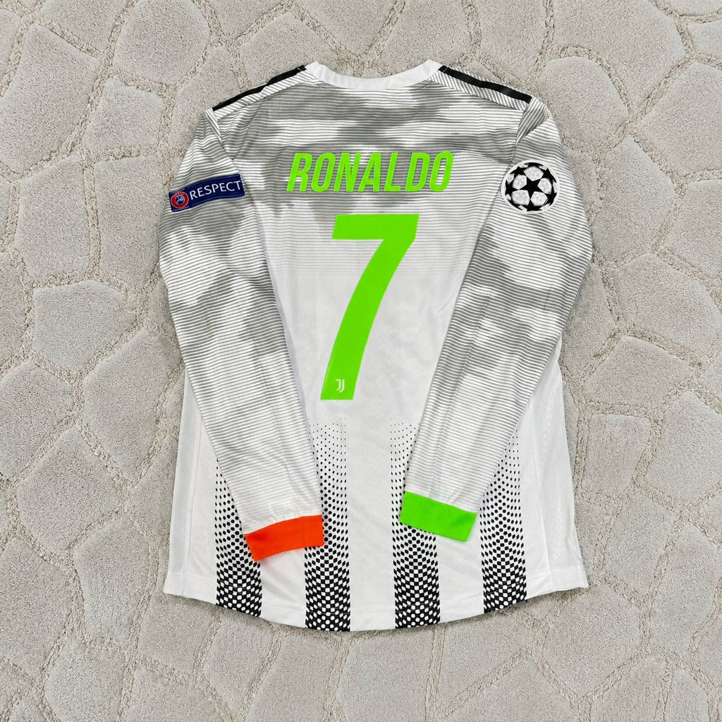 Cristiano Ronaldo #7 Juventus 2019-2020 Champions League Patch Long Sleeve Retro Football Jersey