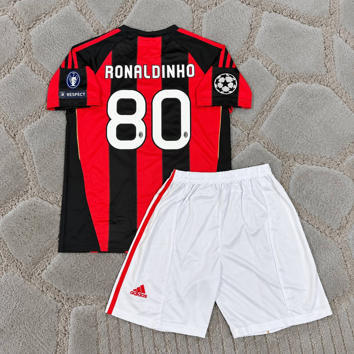 Ronaldinho Gaucho #10 Milan Kids 2010-2011 Retro Home Football Shirt - Jersey Kit