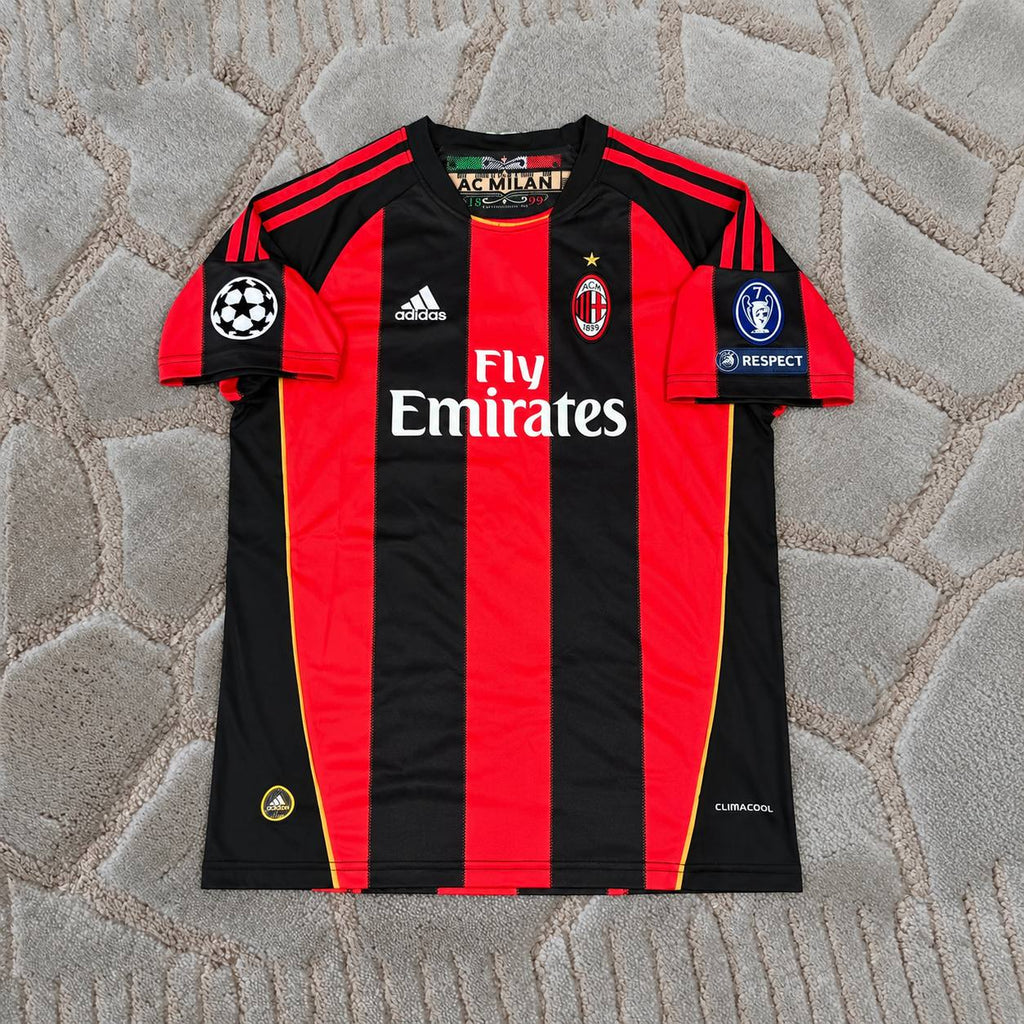 Ronaldinho Gaucho #10 Milan 2010-2011 Retro Home Football Shirt - Jersey Kit