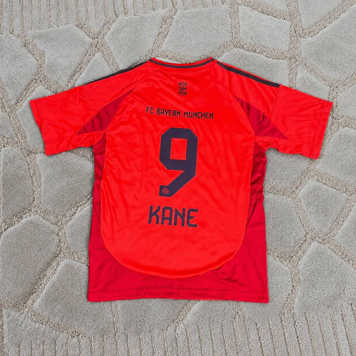 Harry Kane #9 Bayern München 2026 Red Home Football Shirt - Jersey Kit - Trikot Maillot