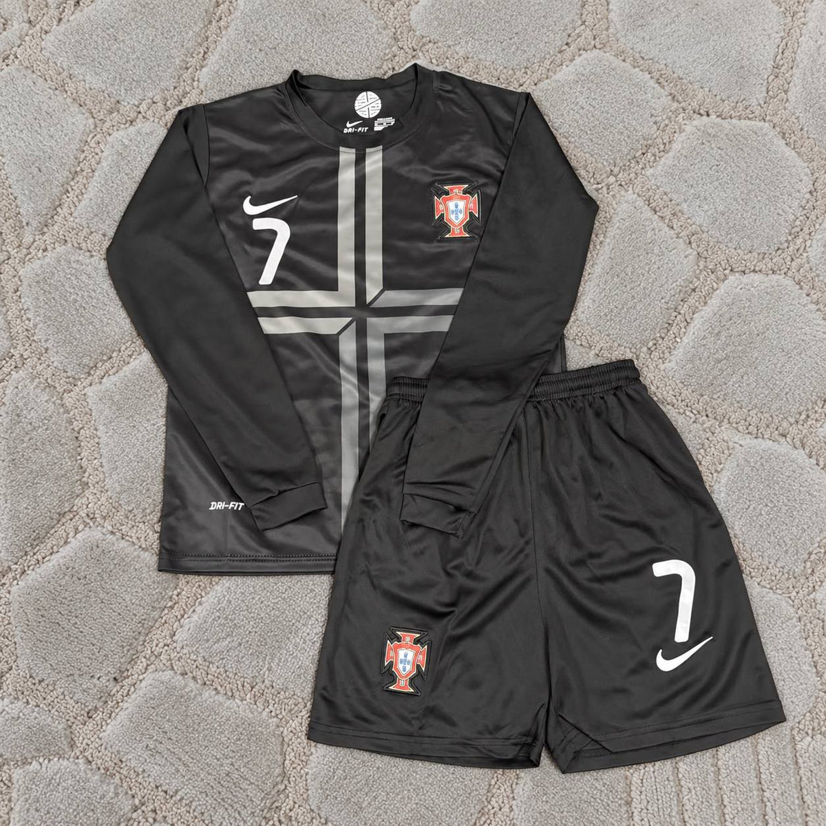 Cristiano Ronaldo #7 Portugal Retro Euro 2012 Kids Football Shirt Away Black Long Sleeve Jersey Kit - Trikot Maillot Magliaa