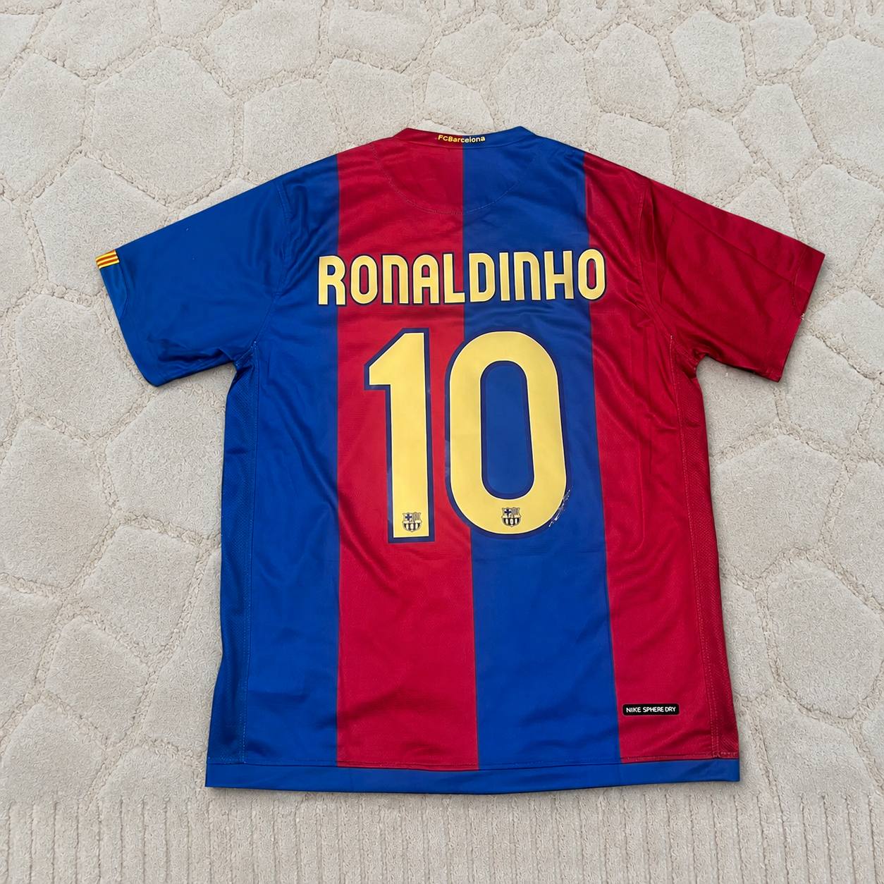 Ronaldinho Gaucho Barcelona 2006/2007 Home Retro Football Jersey