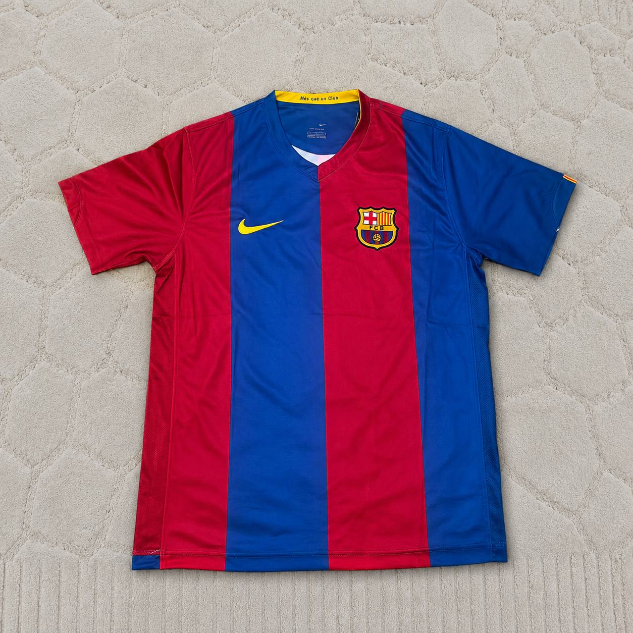 Ronaldinho Gaucho Barcelona 2006/2007 Home Retro Football Jersey
