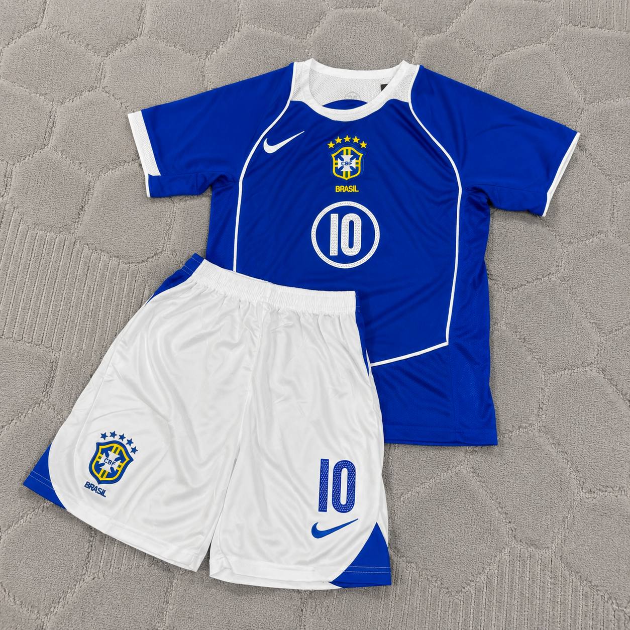 Ronaldinho #10 Brazil 2004 Blue Away Kids Kit Retro Football Jersey Kit