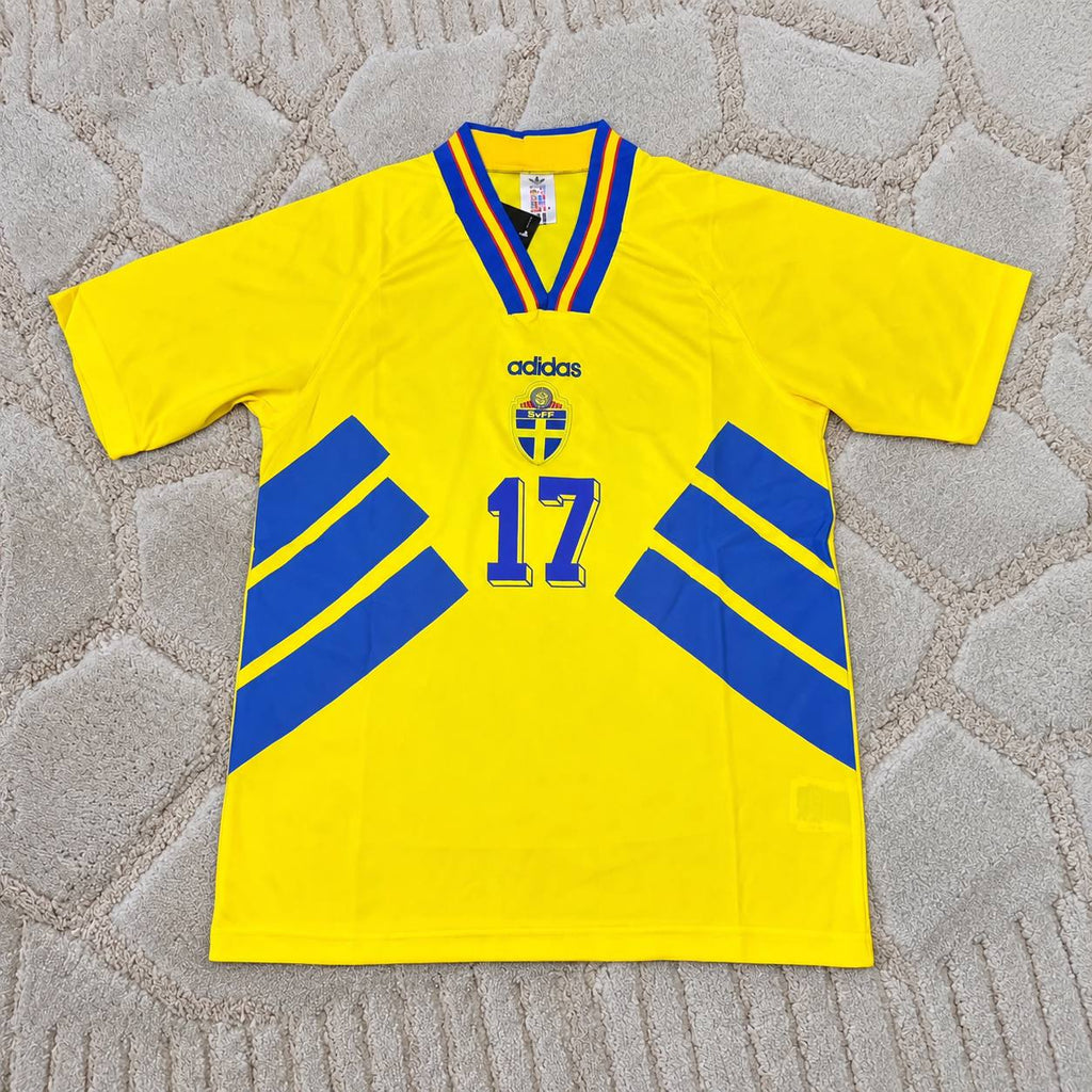 Viktor Gyökeres Sweden Retro Football Shirt - Jersey Kit - Trikot Maillot