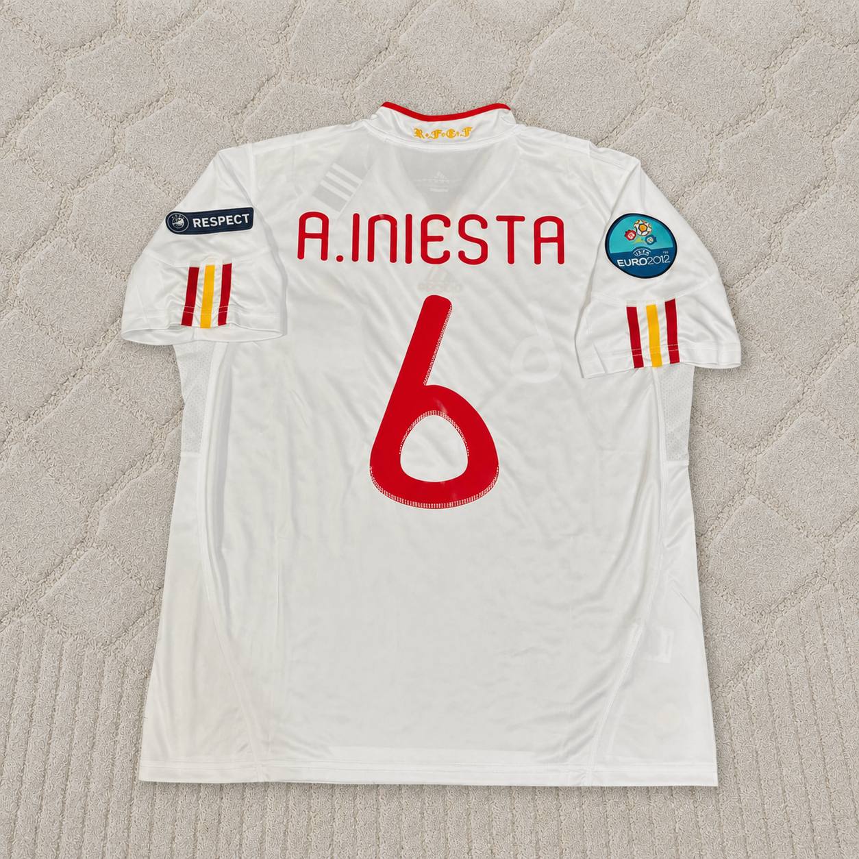 Andrés Iniesta Spain EURO 2012 Final Retro Football Jersey Kit