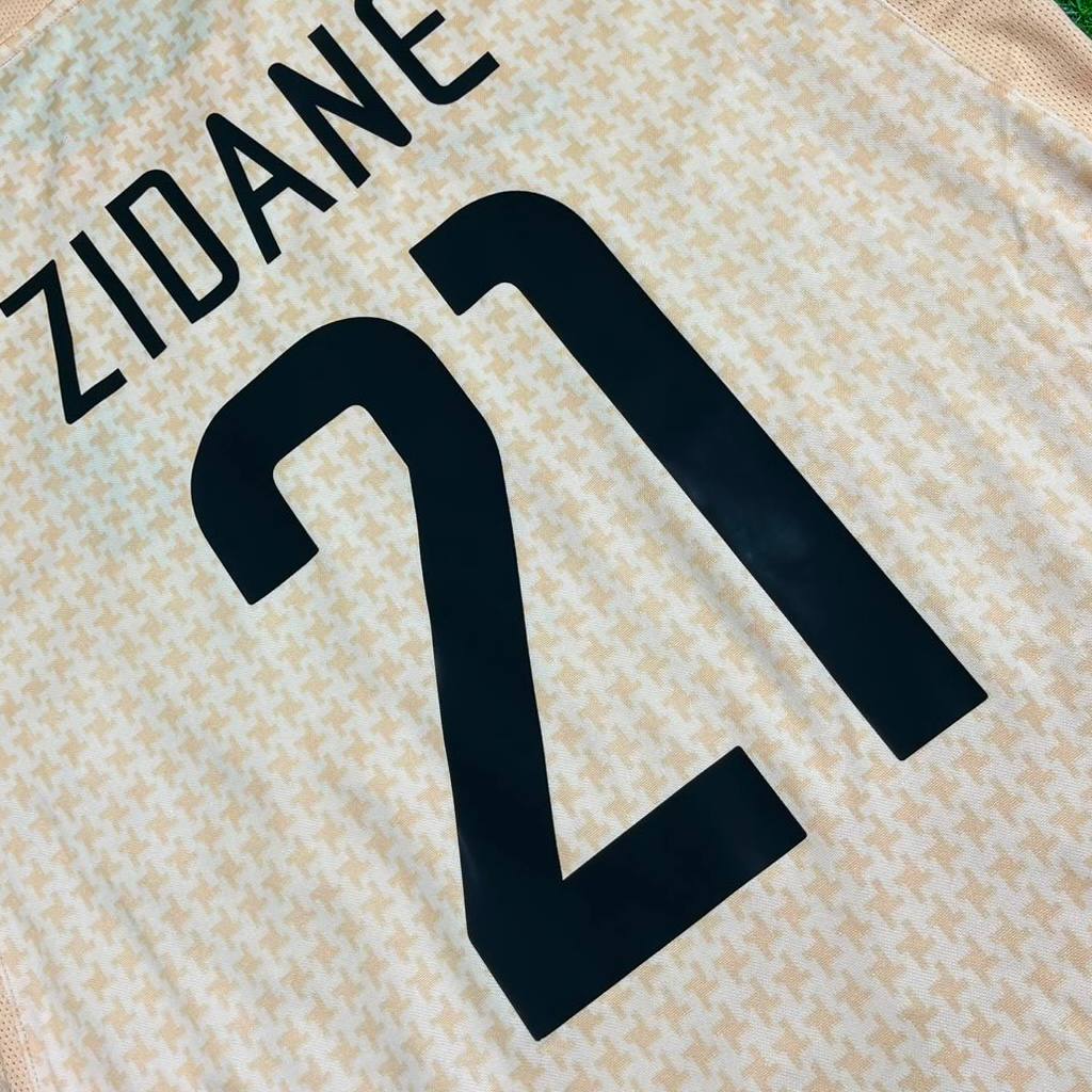 Zinedine Zidane 21 Juventus Away Retro Football Jersey