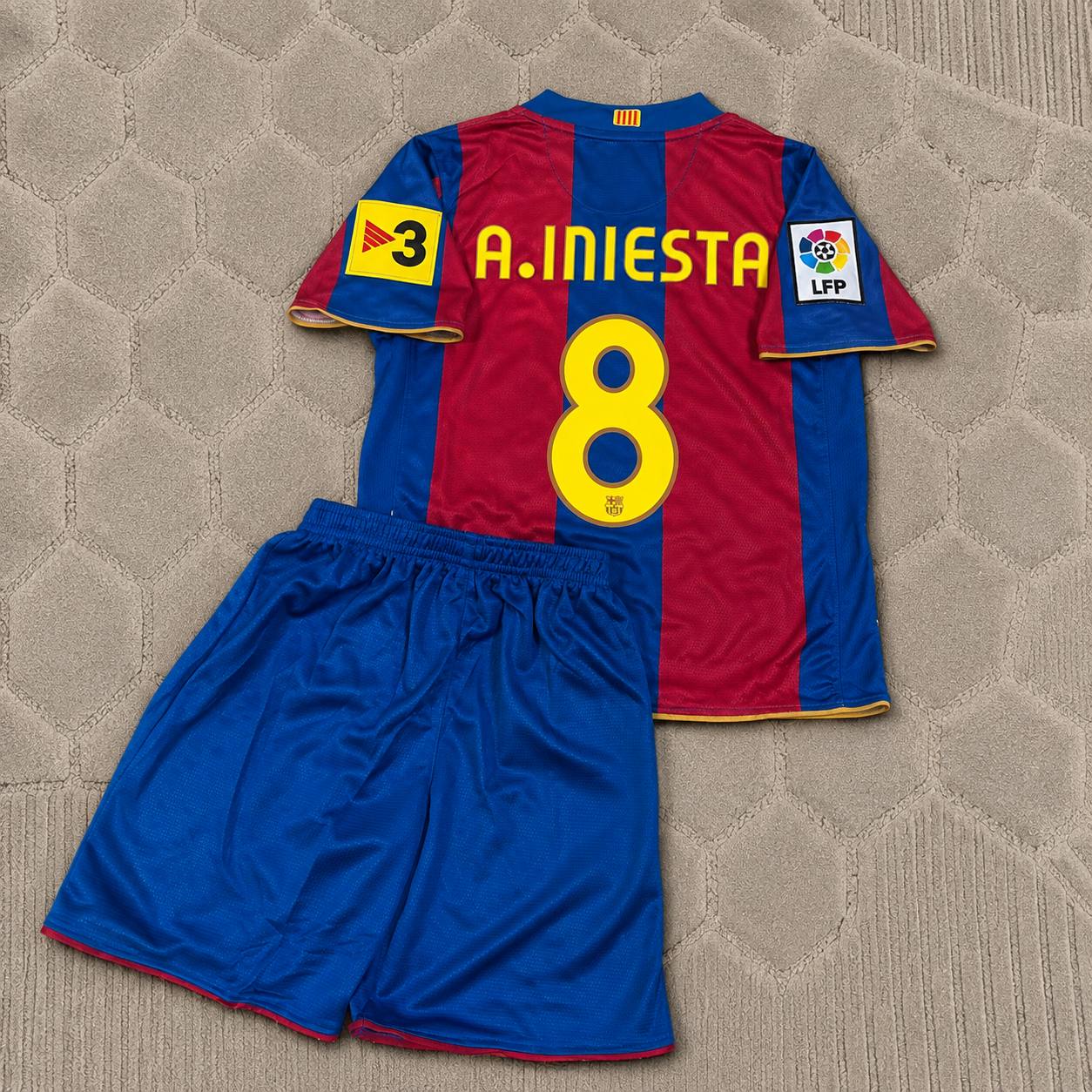 Andrés Iniesta 8- Barcelona 2007/2008 Retro KIDS Football Jersey