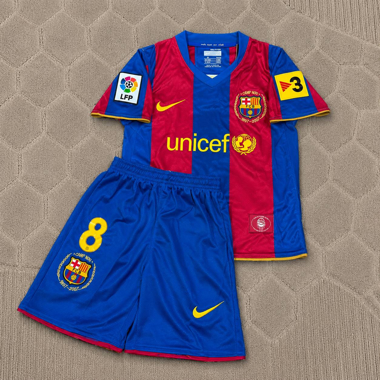 Andrés Iniesta 8- Barcelona 2007/2008 Retro KIDS Football Jersey