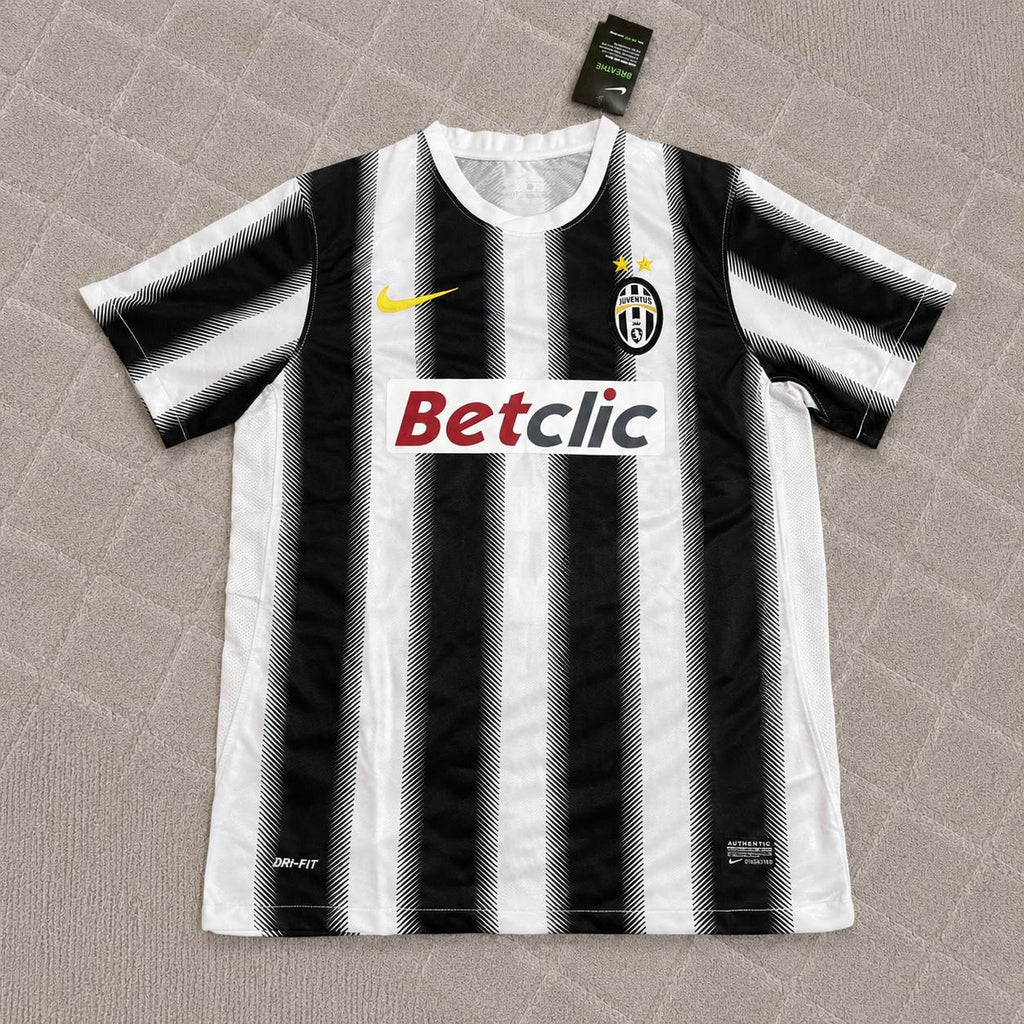Vincenzo Iaquinta Juventus Home 2011 2012 Season Retro Jersey Trikot