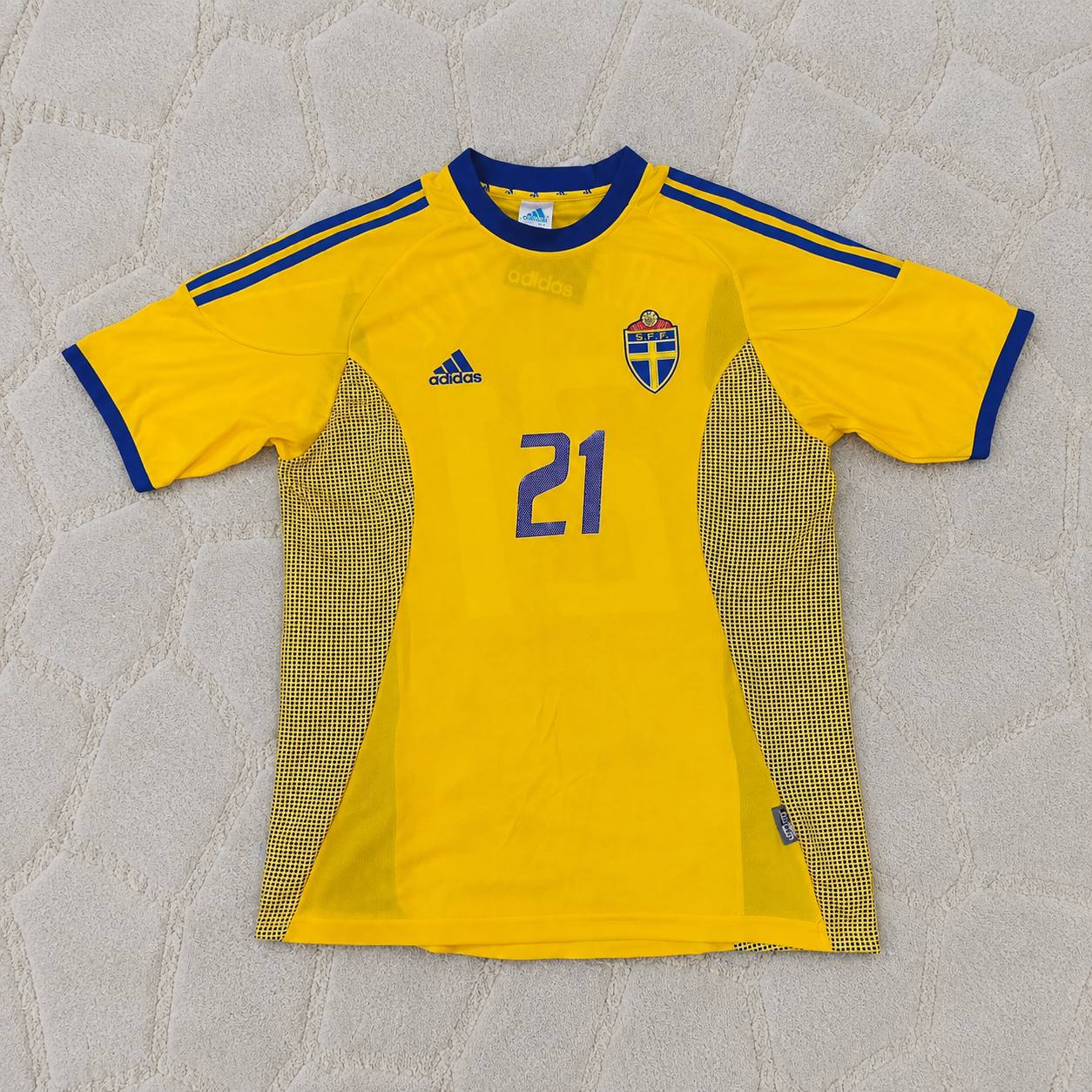Zlatan Ibrahimovic Sweden 2002 World Cup Home Yellow Retro Football Jersey Kit
