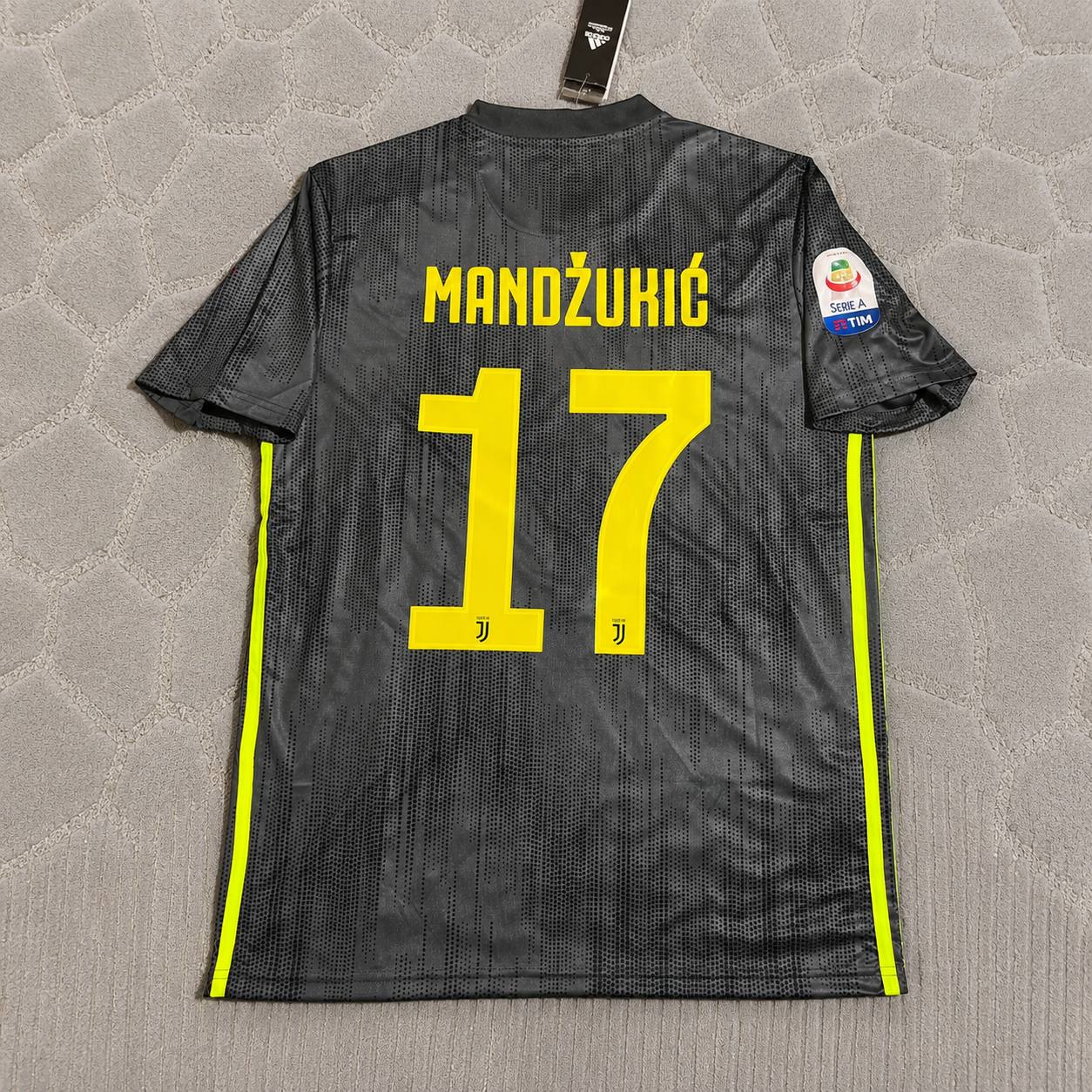 Mario Mandžukić 17# Juventus 2017-2018 Retro Home Football Jersey