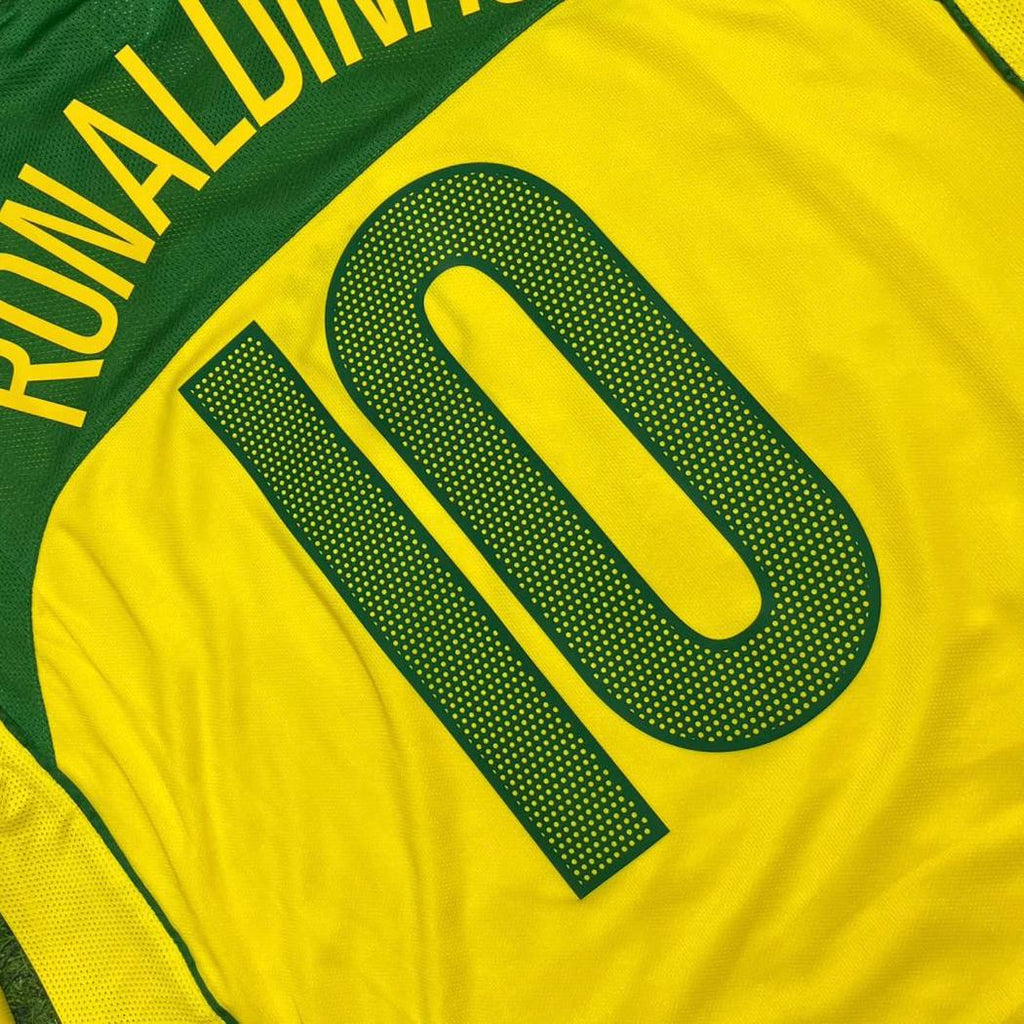Ronaldinho Brazil 2004–2006 Home Yellow Long Sleeve Retro Football Jersey Trikot Maillot