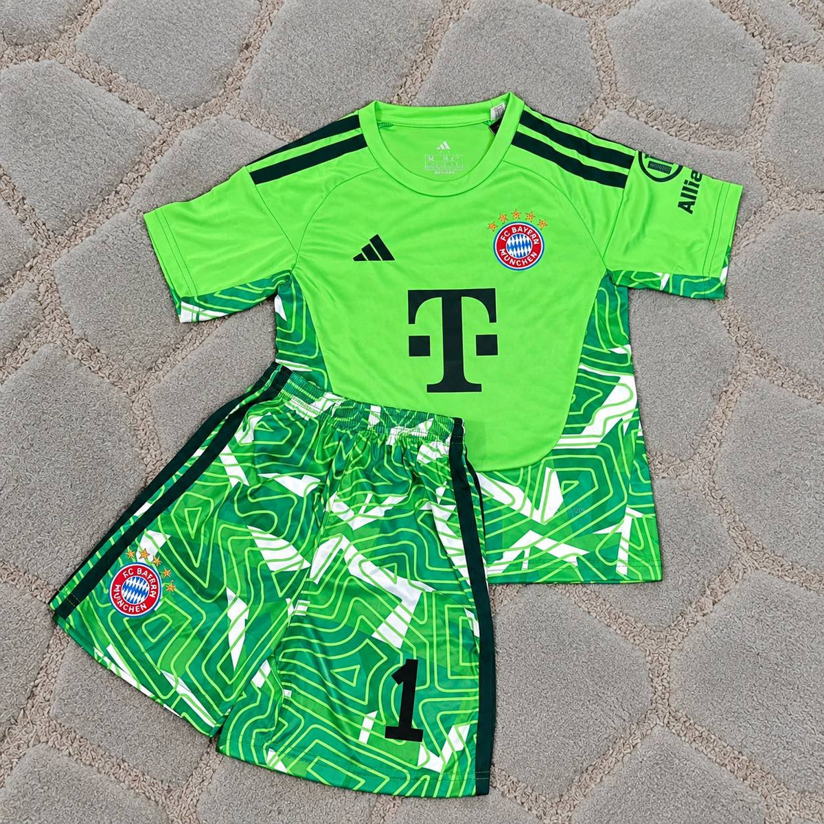 Manuel Neuer Bayern Munich Green Goalkeeper Football Jersey Trikot Maillot