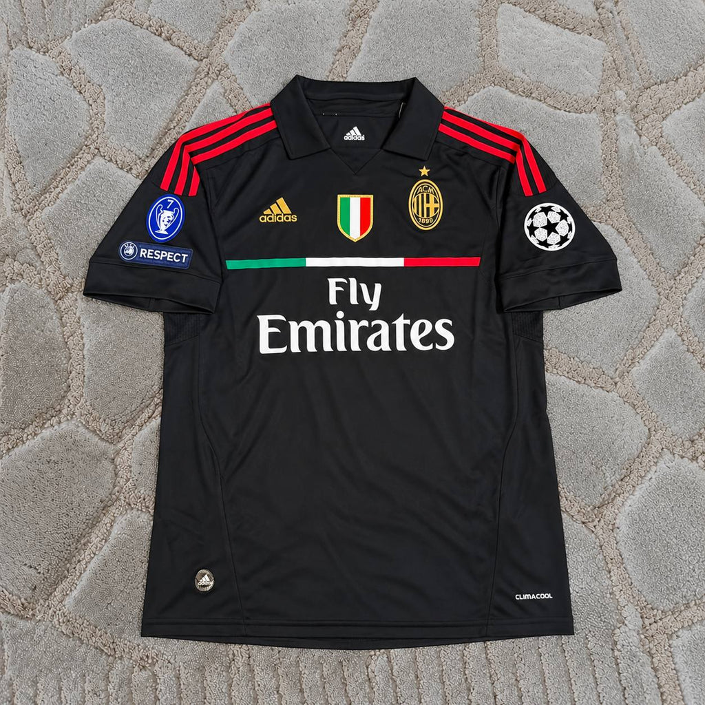 Robinho 70 - Milan 2011/12 Retro Football Jersey Soccer Trikot Maillot