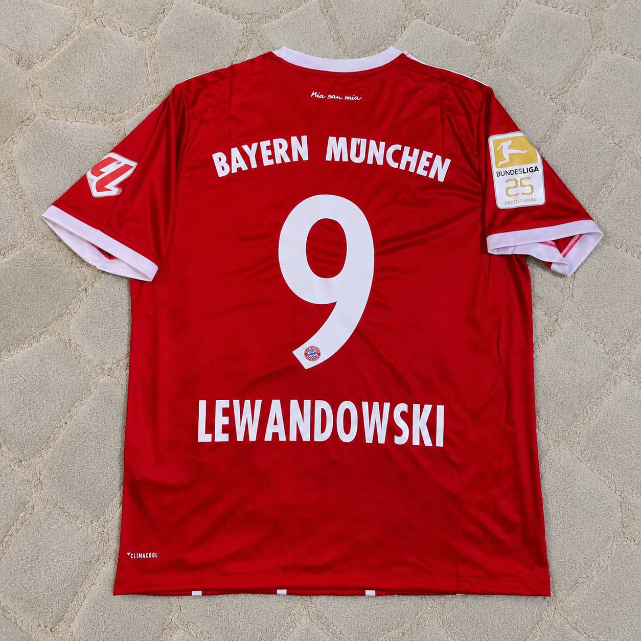 Robert Lewandowski Bayern Munich 2017-2018 Retro Home Jersey