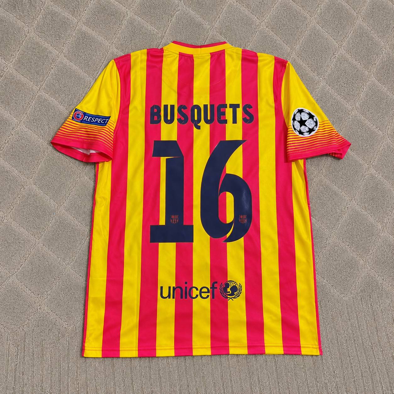 Sergio Busquets 16 - Barcelona 2013/2014 Yellow Red Retro Jersey Trikot