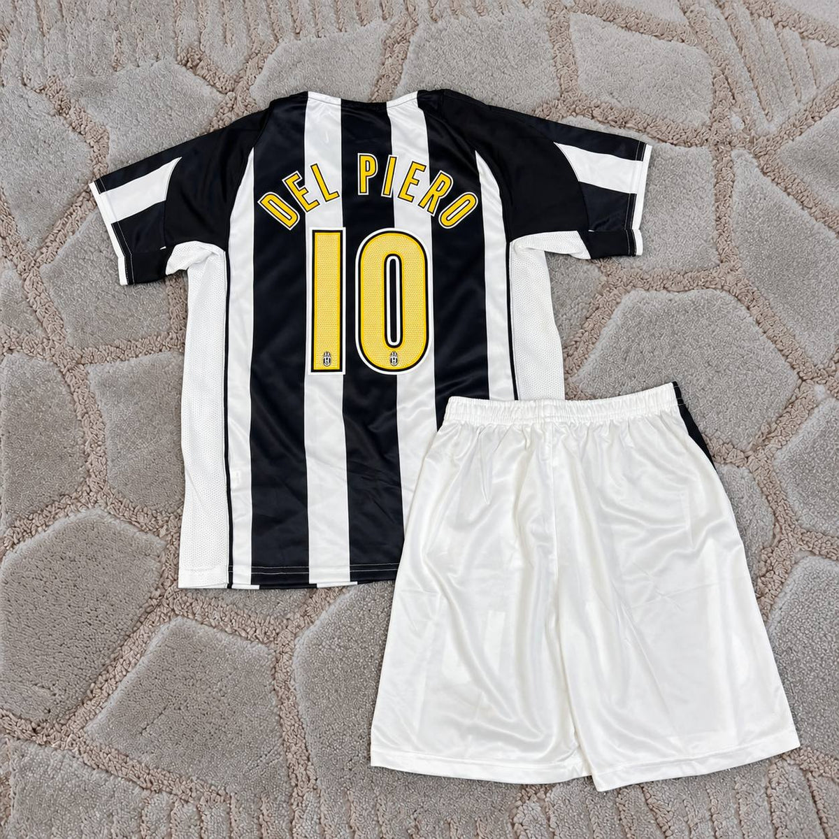 Alessandro Del Piero Juventus 2004 2005 White Black Kids Retro Football Jersey Soccer Trikot Maillot