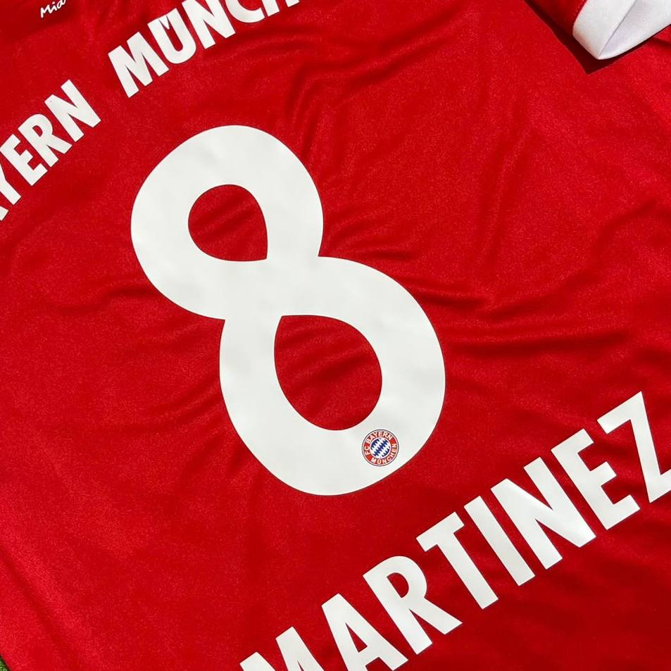 Javi Martinez Bayern Munich 2017-2018 Retro Home Football Jersey Kit Trikot Maillot
