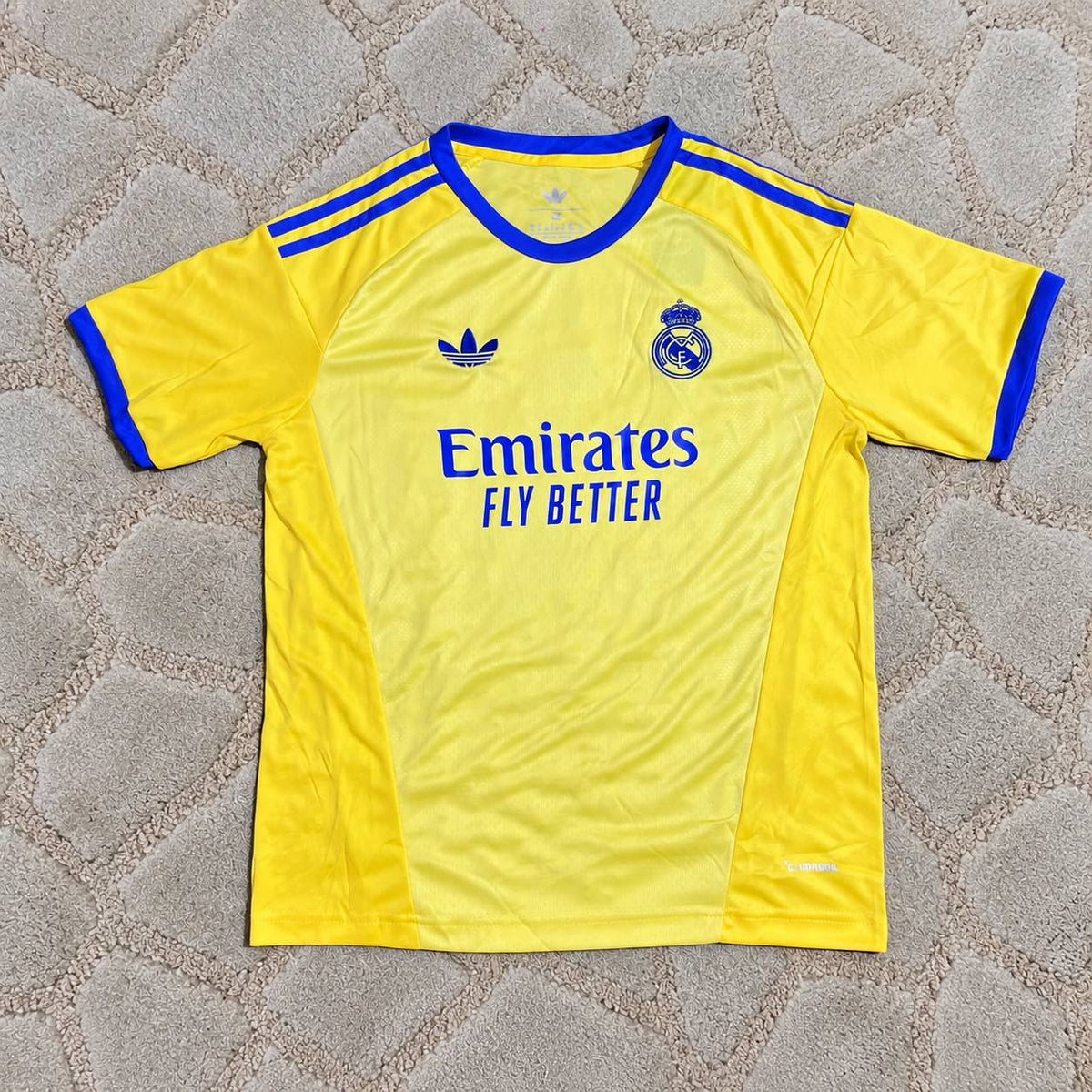 Tibo Courtois Real Madrid New Season Goalkeeper Yellow  Football Shirt Jersey Kit Trikot Maillot Magliaa